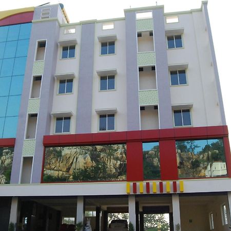 Hotel Ksr Grand Srikalahasti Bagian luar foto