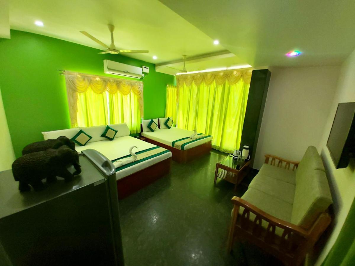 Hotel Ksr Grand Srikalahasti Bagian luar foto
