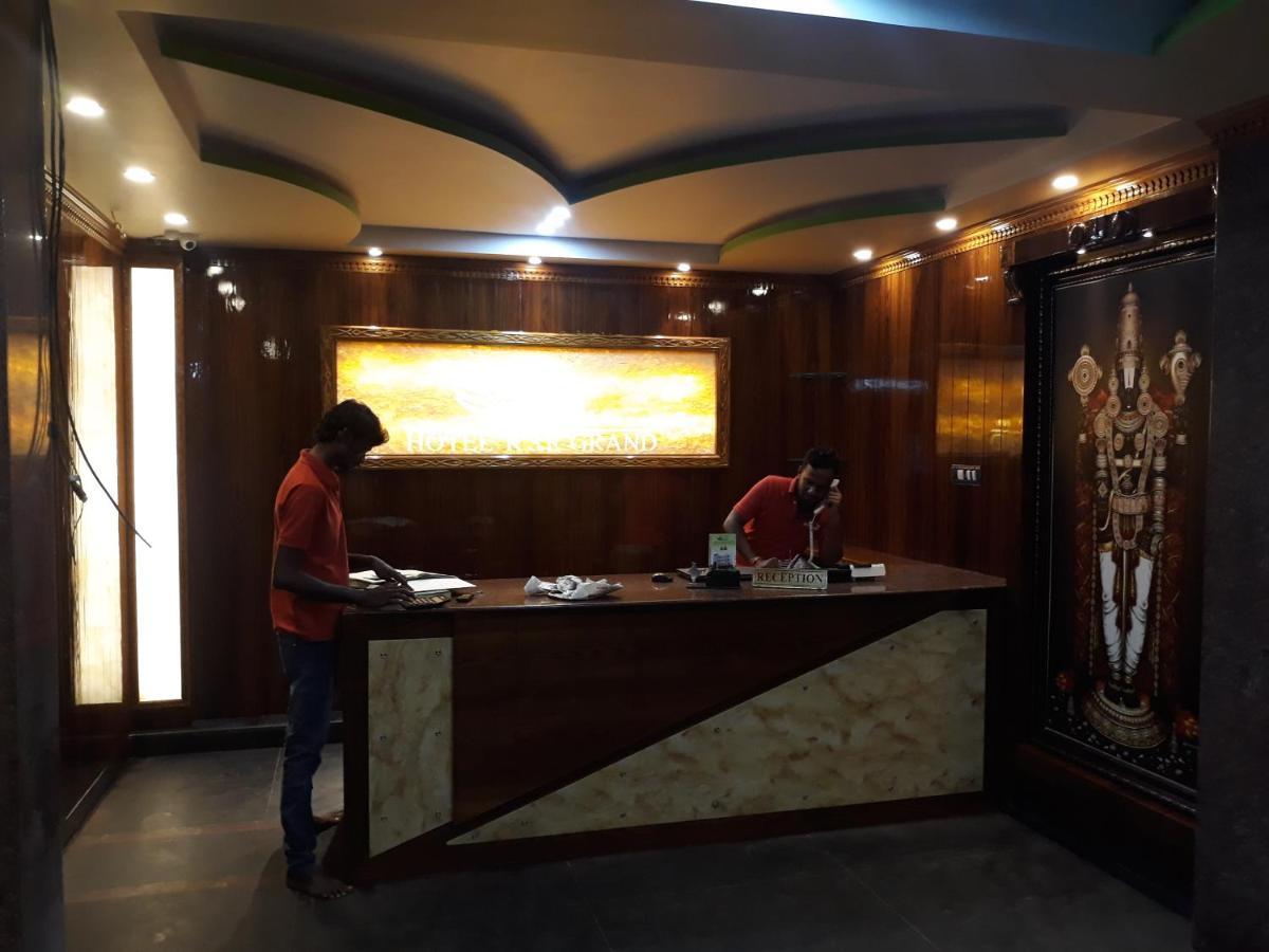 Hotel Ksr Grand Srikalahasti Bagian luar foto