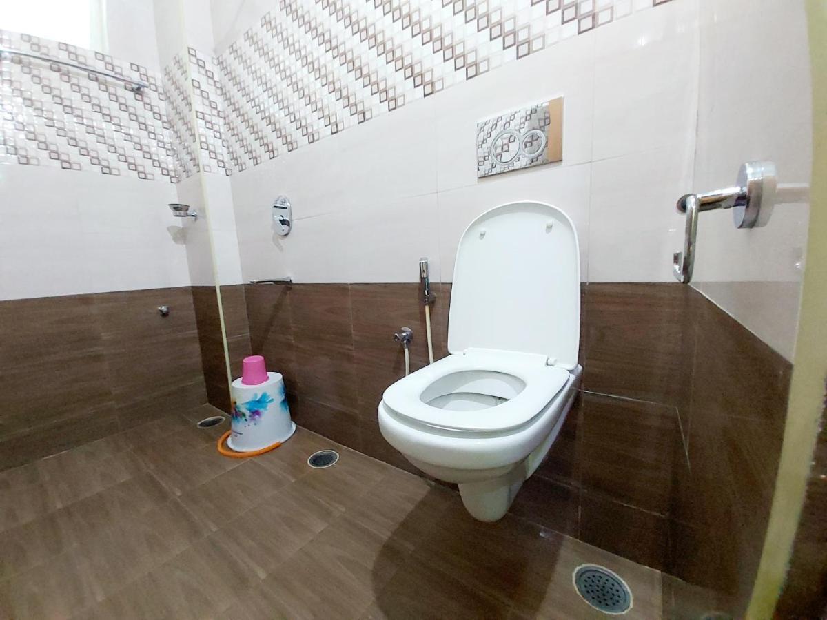 Hotel Ksr Grand Srikalahasti Bagian luar foto