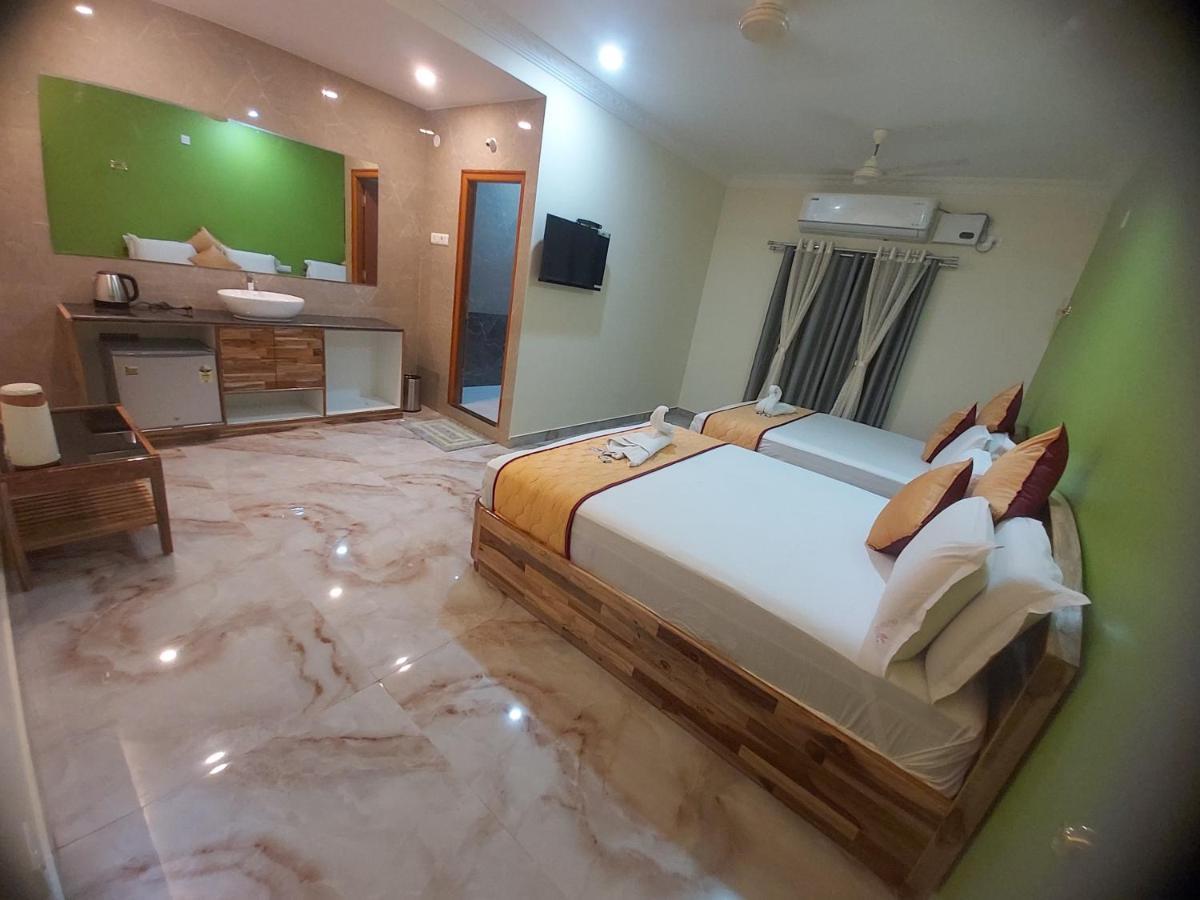 Hotel Ksr Grand Srikalahasti Bagian luar foto