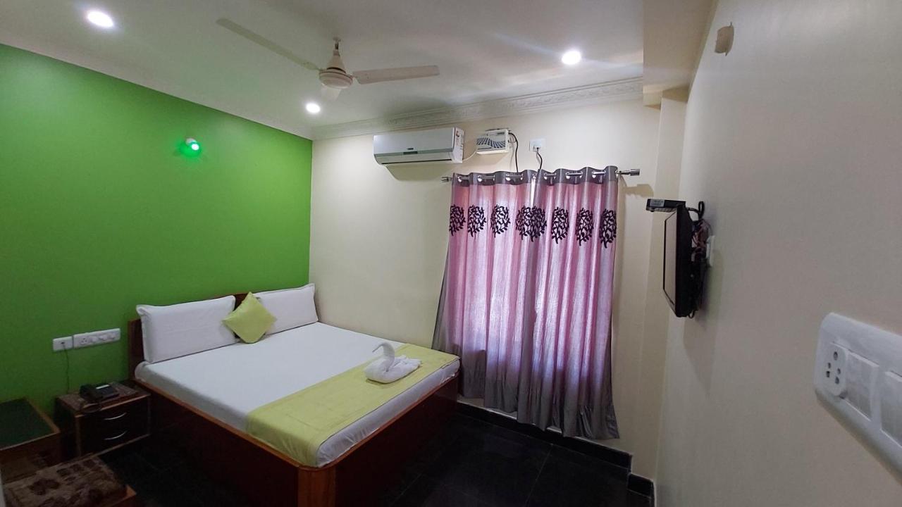 Hotel Ksr Grand Srikalahasti Bagian luar foto