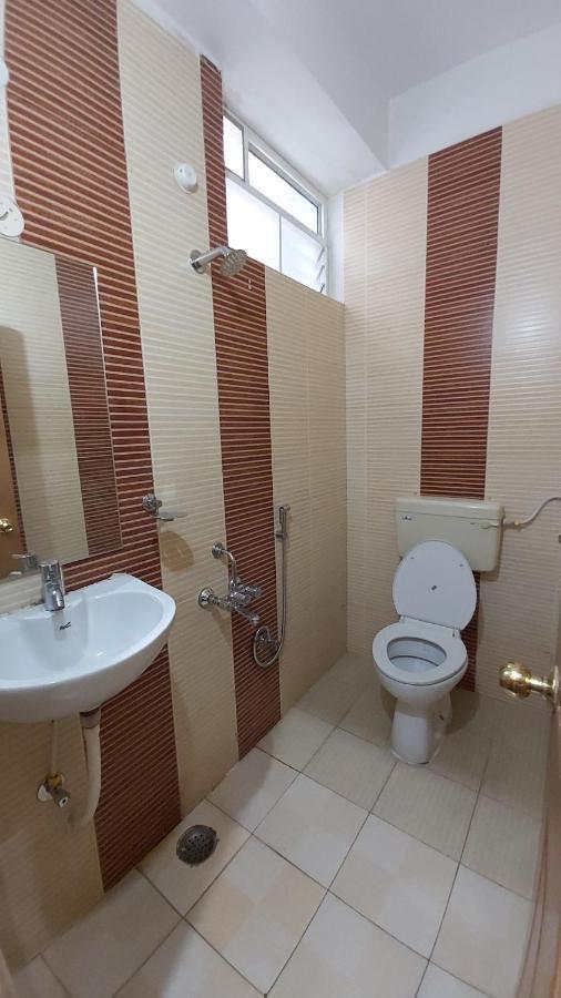 Hotel Ksr Grand Srikalahasti Bagian luar foto