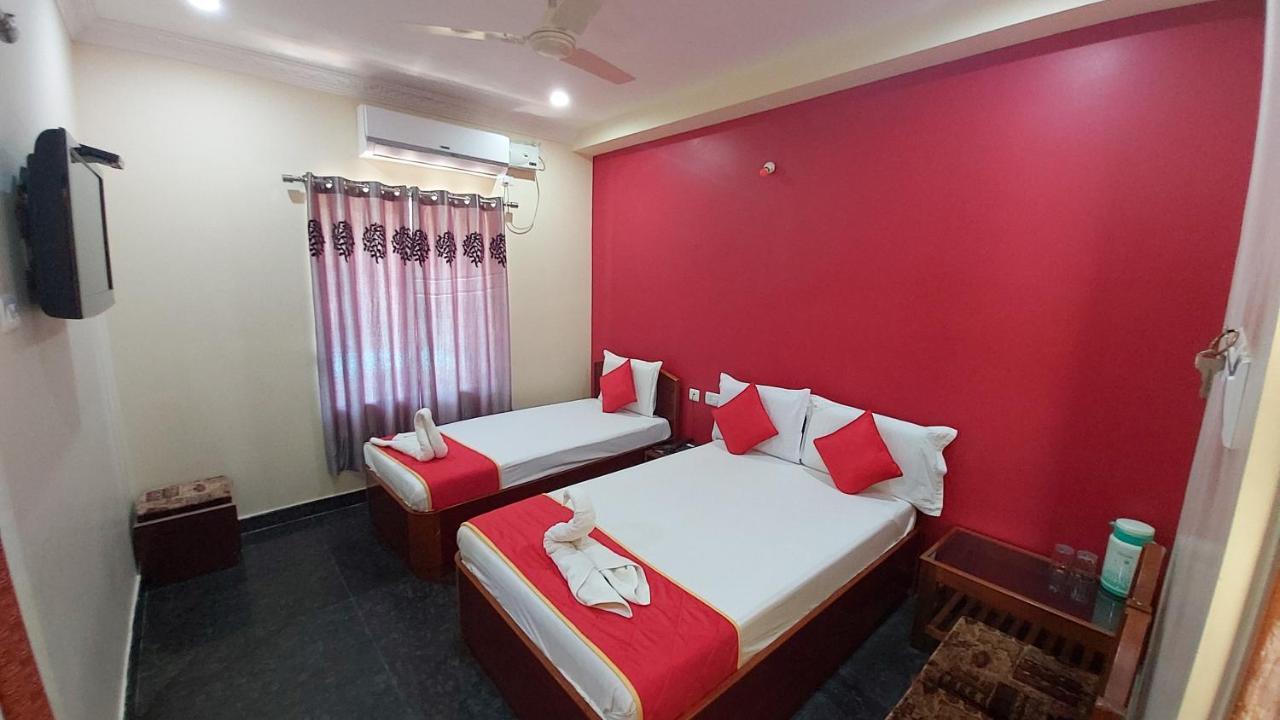 Hotel Ksr Grand Srikalahasti Bagian luar foto